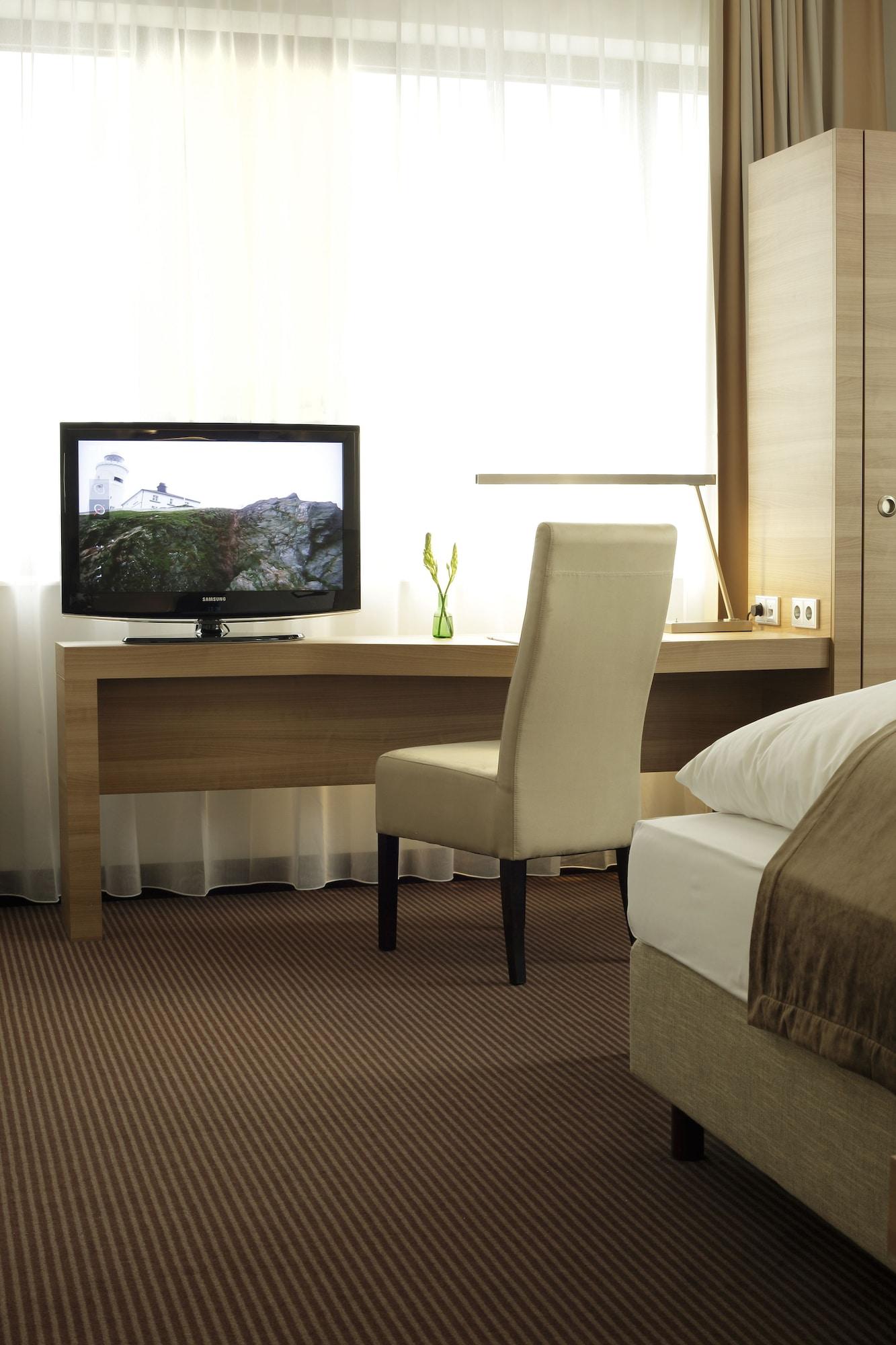 H4 Hotel Berlin Alexanderplatz Room photo