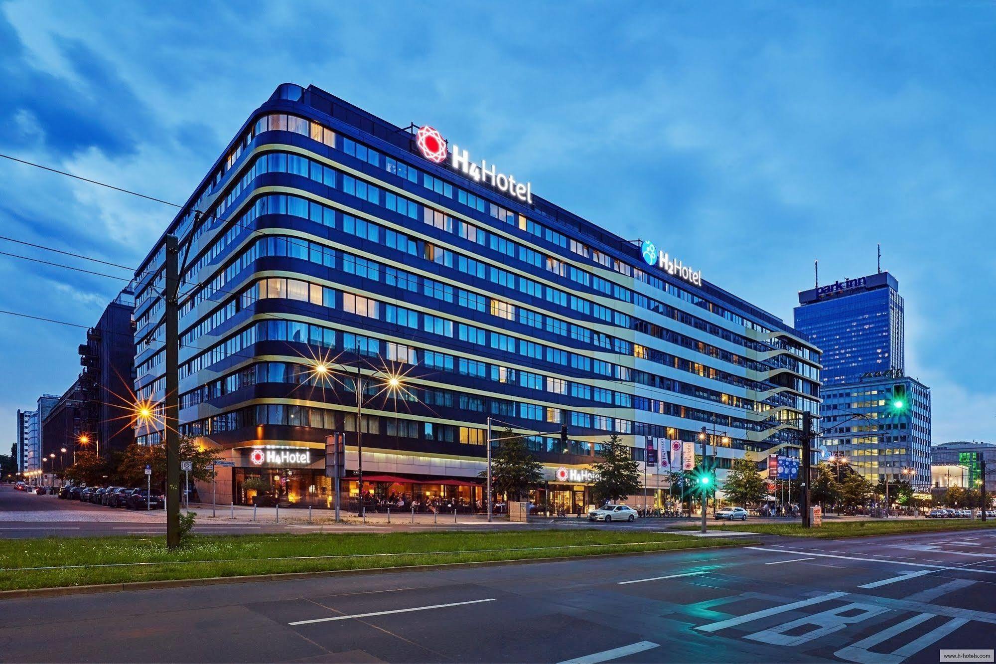H4 Hotel Berlin Alexanderplatz Exterior photo