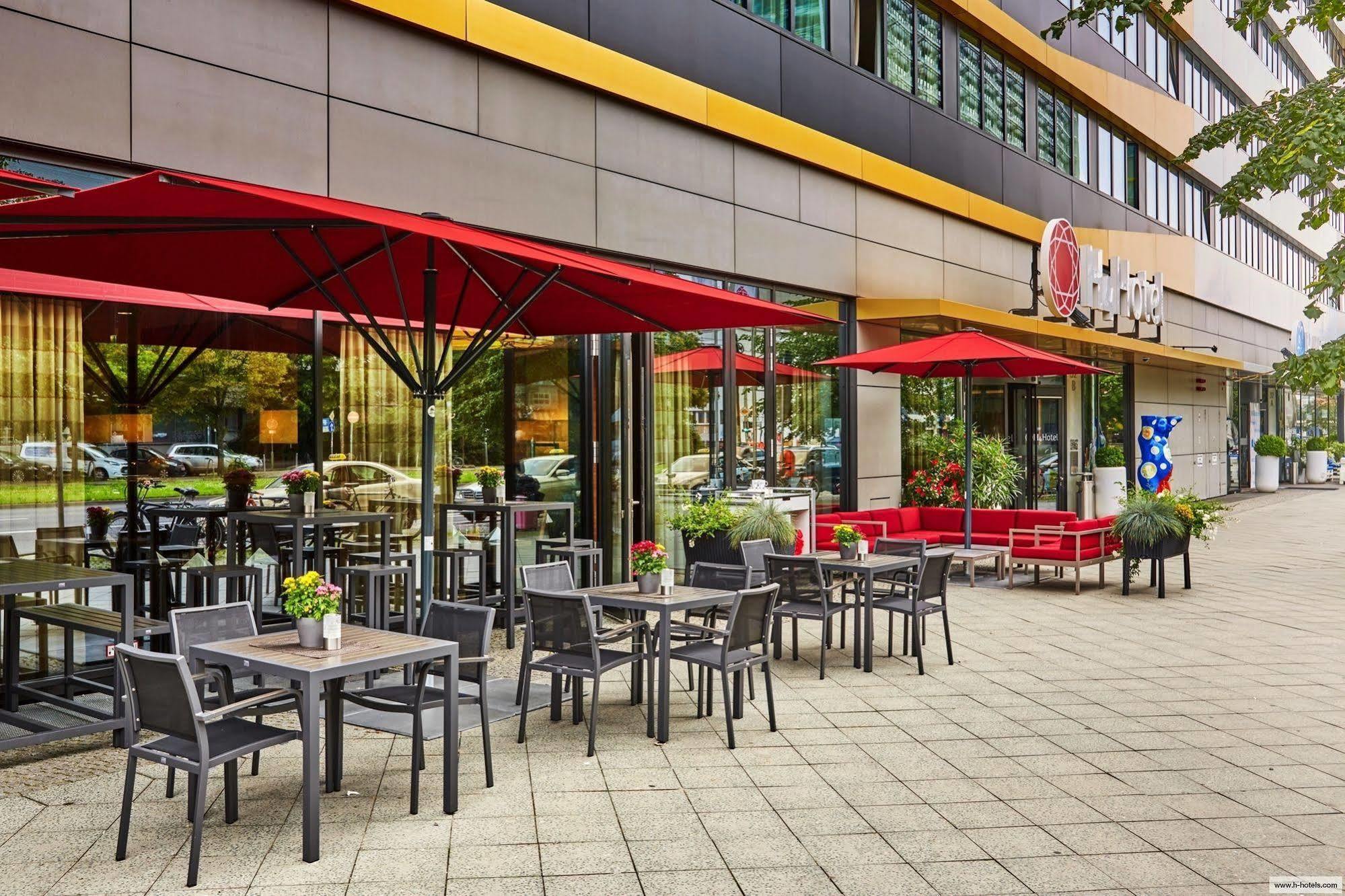 H4 Hotel Berlin Alexanderplatz Exterior photo